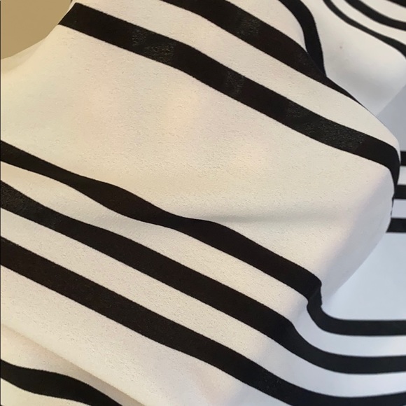 Black & White Striped LOFT Sleeveless Blouse - L - Picture 13 of 13